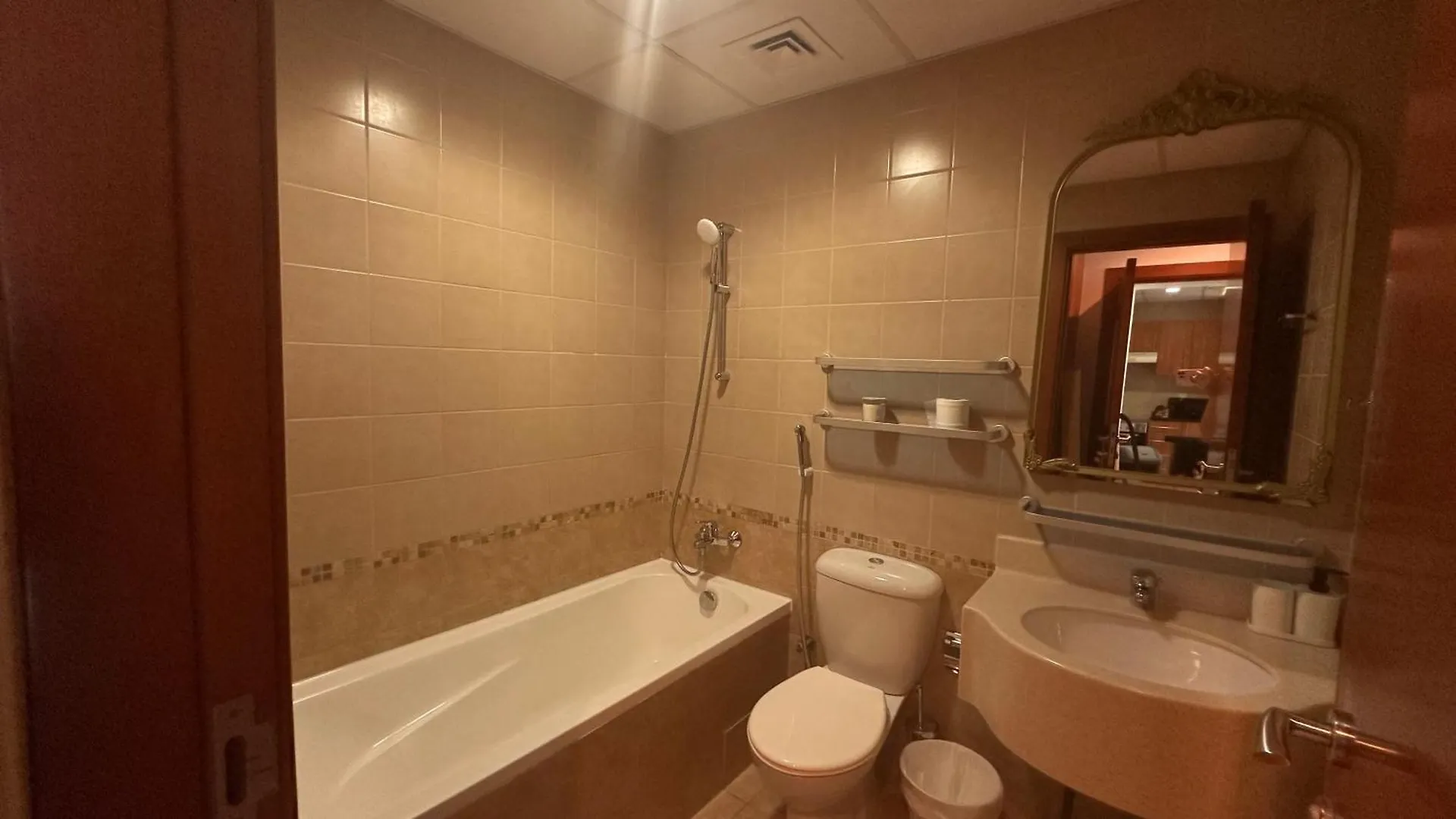 Spacious Modern 2 Bedroom Apartment Marina View 5 Min From Tram Dubai