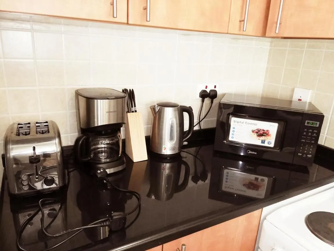 Spacious Modern 2 Bedroom Apartment Marina View 5 Min From Tram Dubai