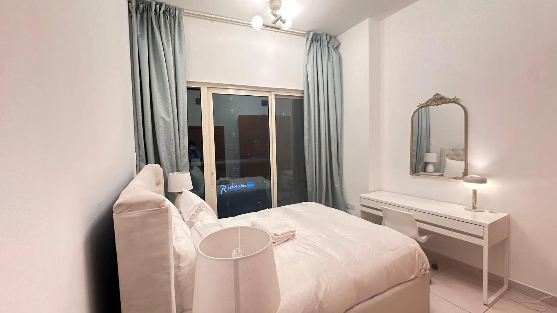 2 Bedroom Apartment In The Heart Of Marina, Sea View 5 Min From Tram Dubai